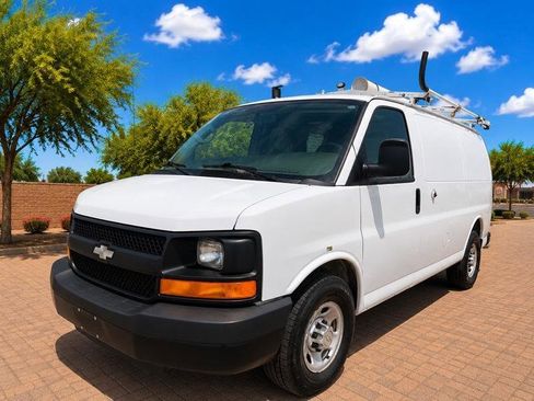 Used 2013 Chevrolet Express 2500 RWD image 2