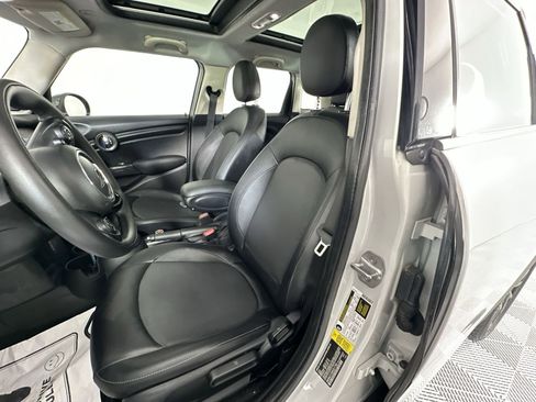 Used 2017 MINI Cooper 4-Door Hardtop FWD image 11