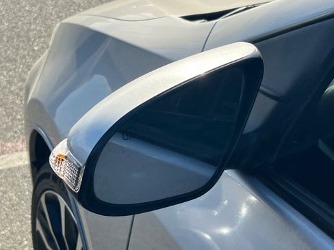 Used 2018 Toyota Corolla SE image 8