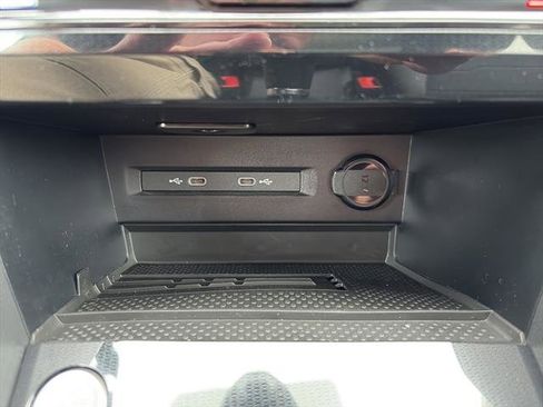 New 2026 Volkswagen Taos SE image 22