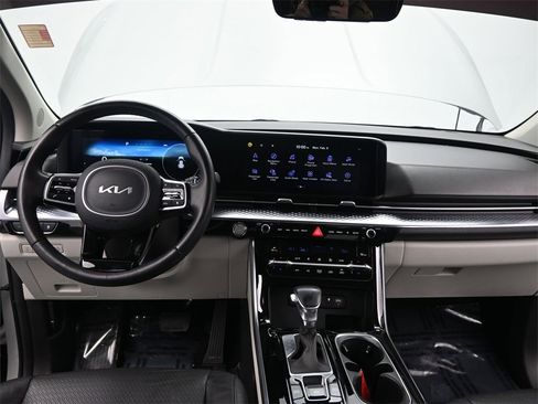 Certified 2024 Kia Carnival SX Prestige image 34