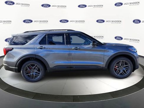 New 2026 Ford Explorer ST-Line w/ ST-Line Street Pack AWD/4WD image 6