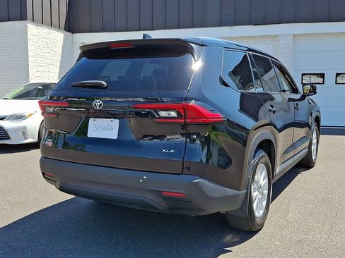 Certified 2024 Toyota Grand Highlander AWD image 6