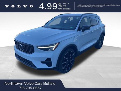 Certified 2024 Volvo XC40 B5 Core image 1