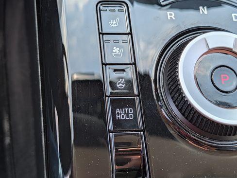 Certified 2024 Kia Niro Wave w/ Wave Preserve Package FWD image 28