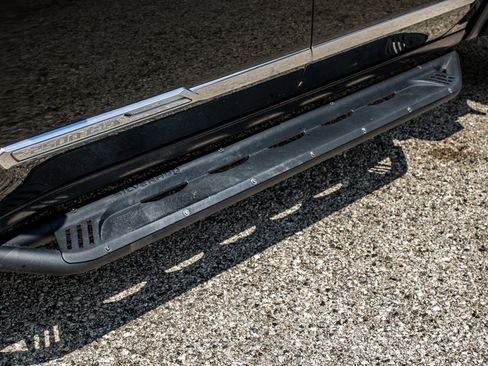 Used 2024 Chevrolet Silverado 2500 High Country w/ High Country Premium Package AWD/4WD image 18