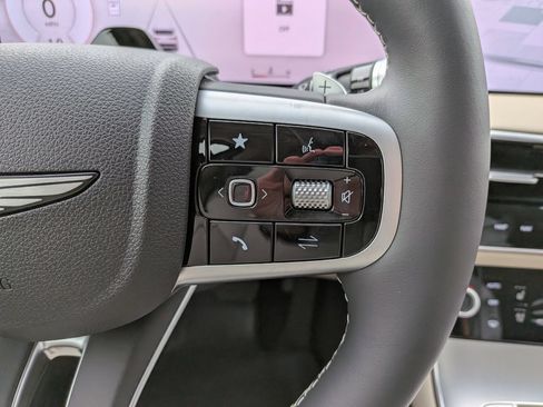New 2026 Genesis GV70 2.5T Advanced AWD/4WD image 17