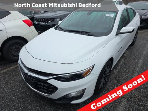 Used 2022 Chevrolet Malibu RS image 1