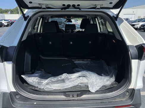 Used 2021 Toyota RAV4 LE FWD image 11