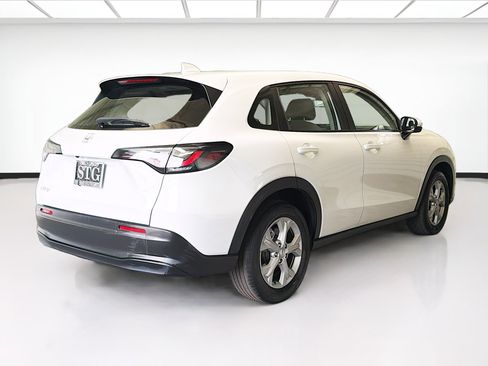 Used 2023 Honda HR-V LX image 4