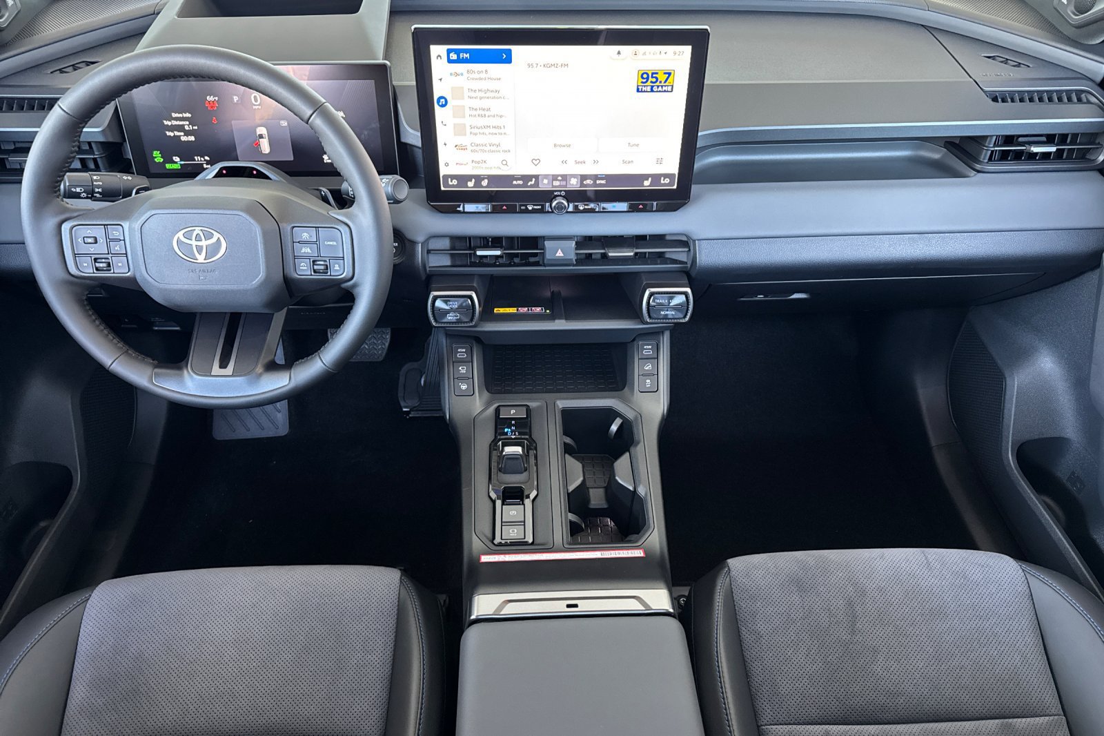 Used 2026 Toyota RAV4 XSE w/ Panoramic Sun Roof Package AWD/4WD image 4