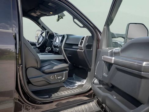 Used 2018 Ford F150 Lariat w/ Equipment Group 501A Mid AWD/4WD image 7