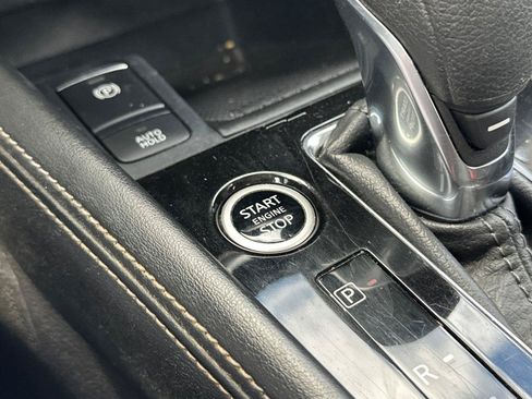 Certified 2023 Nissan Kicks SR FWD image 22