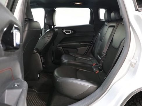 Used 2025 Jeep Compass Trailhawk AWD/4WD image 34