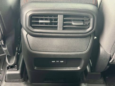 Used 2025 Honda Pilot Sport image 17