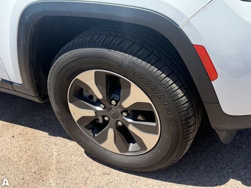 Certified 2024 Jeep Grand Cherokee Limited 4xe AWD/4WD image 4