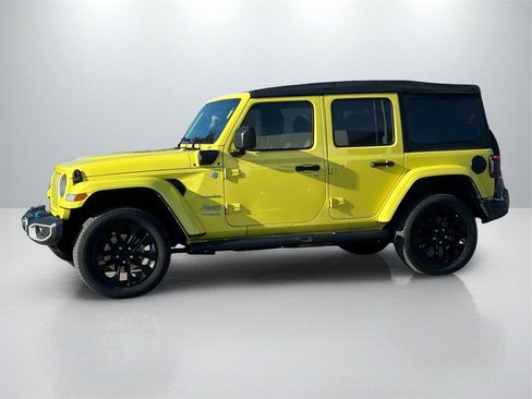 Used 2022 Jeep Wrangler Unlimited Sahara image 8