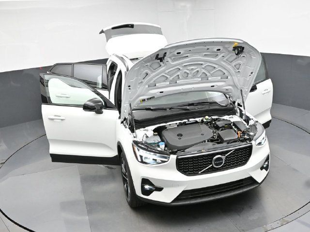 New 2026 Volvo XC40 B5 Plus w/ Climate Package AWD/4WD image 48