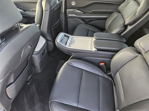 New 2025 Lincoln Navigator L Reserve image 27