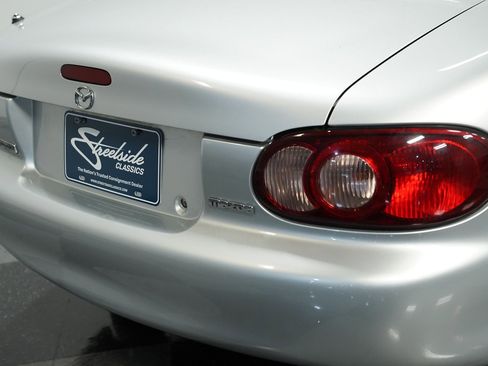 Used 2001 MAZDA MX-5 Miata LS image 21