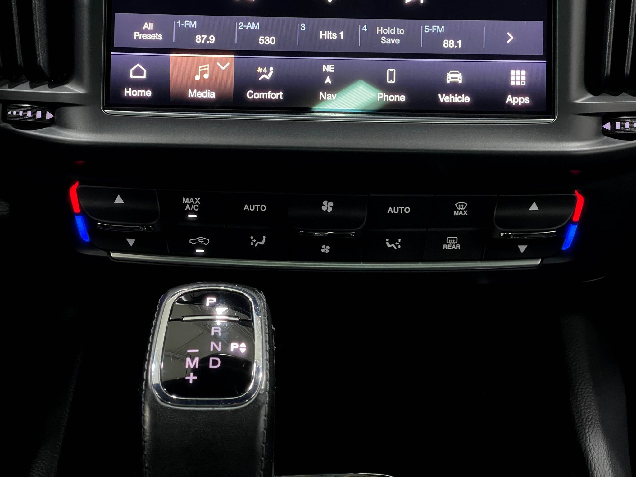 Used 2021 Maserati Levante AWD/4WD image 25