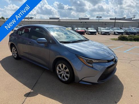 Used 2025 Toyota Corolla LE FWD image 6