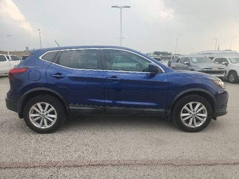 Used 2019 Nissan Rogue Sport S w/ Appearance Package FWD image 6