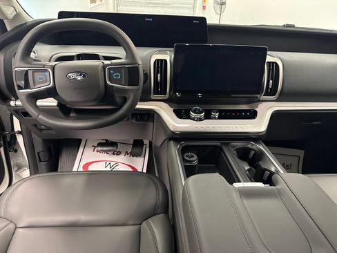 New 2026 Ford Expedition Active RWD image 15