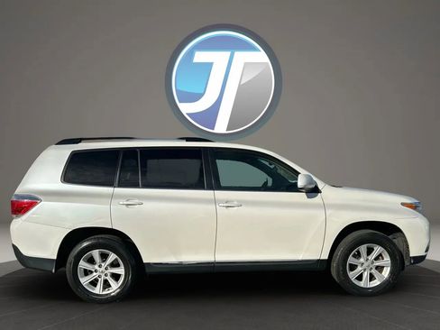 Used 2011 Toyota Highlander 2WD w/ Tech Pkg image 22