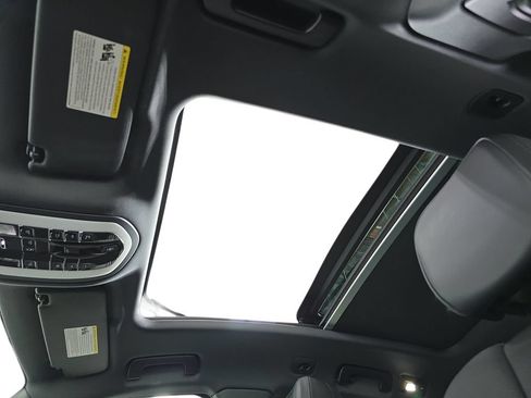 Certified 2026 Porsche Macan AWD/4WD image 28
