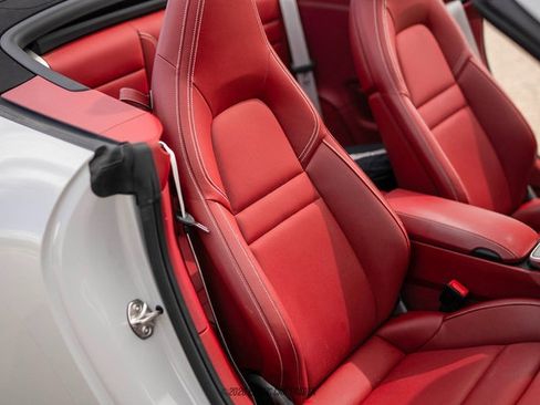 Used 2024 Porsche 911 Carrera image 35