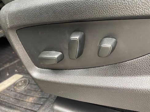 Used 2017 Chevrolet Suburban Premier RWD image 20