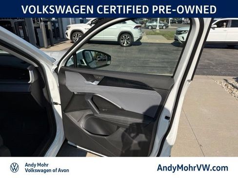 Used 2026 Volkswagen Tiguan SE w/ Panoramic Sunroof Package AWD/4WD image 15