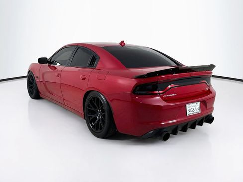 Used 2017 Dodge Charger R/T w/ Plus Group RWD image 5