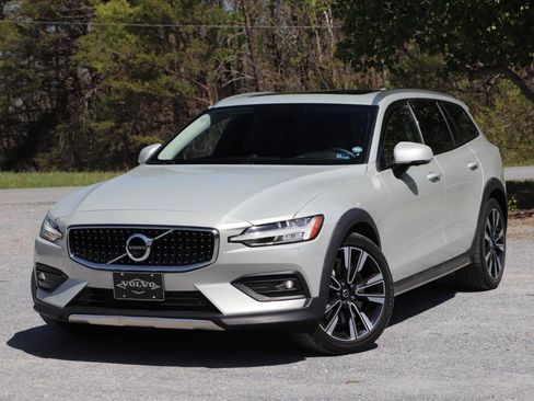 Used 2020 Volvo V60 T5 Cross Country AWD/4WD image 39