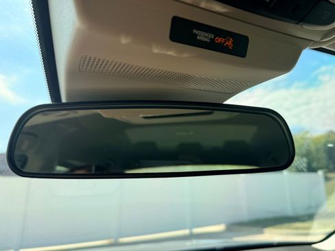 Used 2023 Honda Accord LX image 17