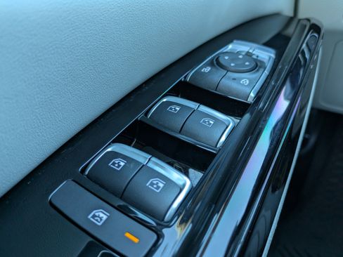 Used 2024 Kia Carnival SX Prestige image 21