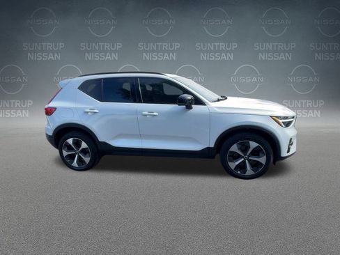 Used 2023 Volvo XC40 B5 Plus w/ Protection Package Premier image 51