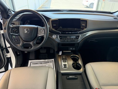 Used 2023 Honda Passport EX-L image 10