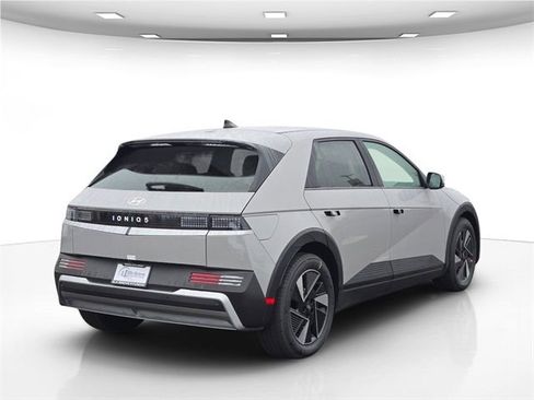 New 2026 Hyundai Ioniq 5 SE image 12