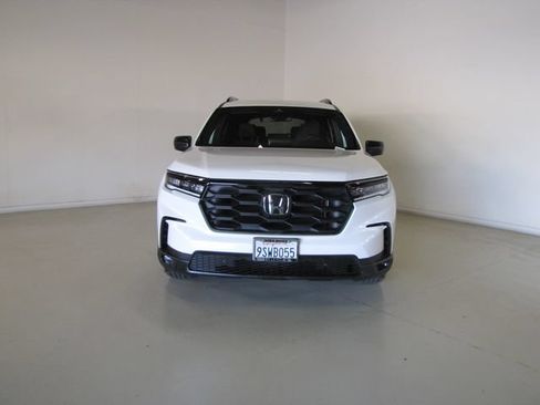 Certified 2025 Honda Pilot Sport image 2