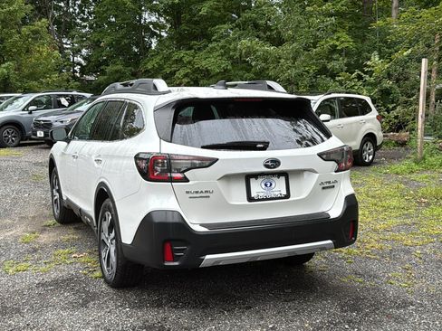 Used 2022 Subaru Outback Touring AWD/4WD image 8