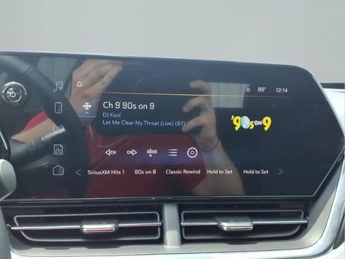 Used 2026 Chevrolet Trax LT w/ Driver Confidence Package FWD image 12