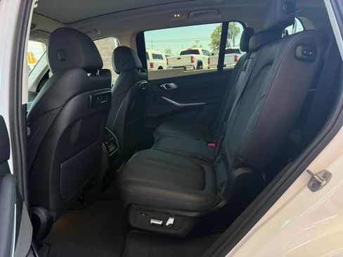 Used 2021 BMW X7 xDrive40i w/ Premium Package AWD/4WD image 45