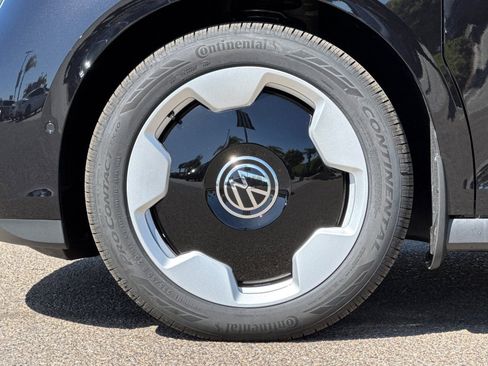 New 2025 Volkswagen ID. Buzz Pro S image 27