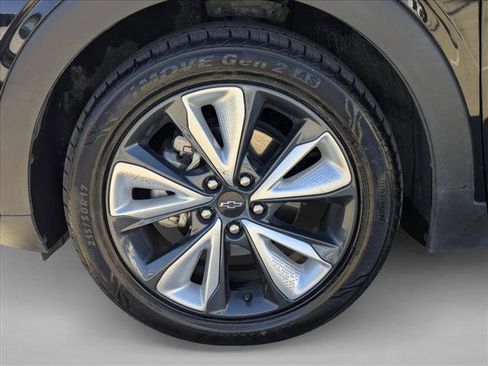 Used 2022 Chevrolet Bolt EUV LT w/ Convenience Package image 23