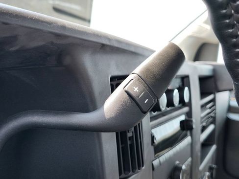 Used 2022 Chevrolet Express 3500 w/ Power Convenience Package RWD image 18
