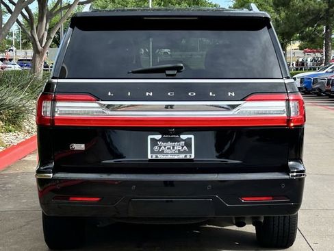 Used 2018 Lincoln Navigator Premiere RWD image 5