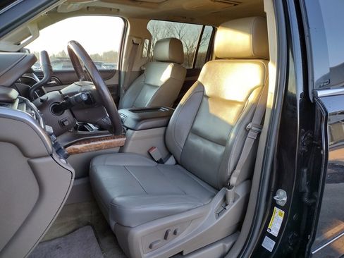 Used 2016 Chevrolet Suburban LTZ image 2