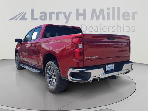 Used 2021 Chevrolet Silverado 1500 LT AWD/4WD image 3